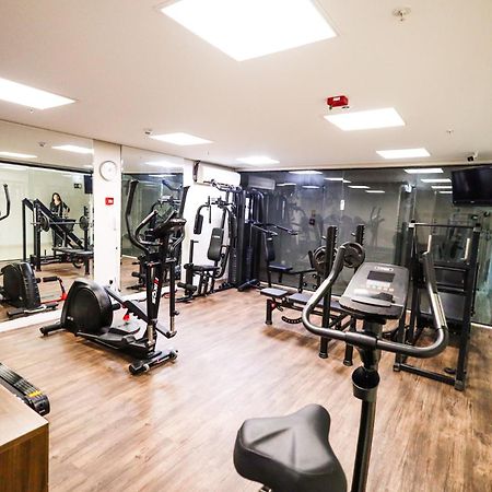 ホリデイ イン エクスプレス クイアバ エクステリア 写真 The gym at the London Business School